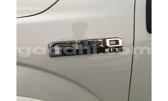 اشتري Imported Ford V8 أبيض سيارة في Import - Dubai في الصومال اشتري Imported Ford V8 أبيض سيارة في Import - Dubai في الصومال
