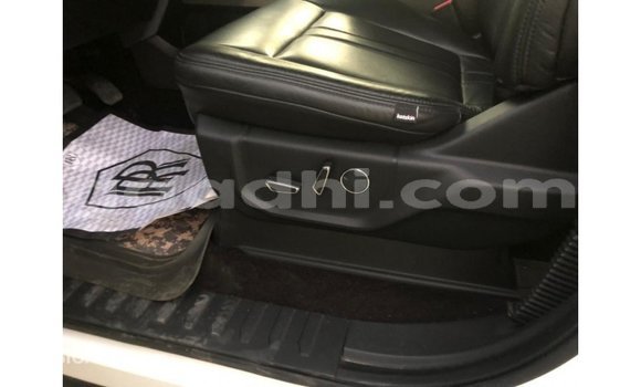 اشتري Imported Ford V8 أبيض سيارة في Import - Dubai في الصومال اشتري Imported Ford V8 أبيض سيارة في Import - Dubai في الصومال