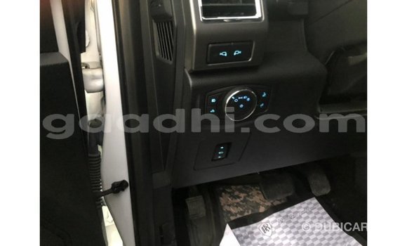 اشتري Imported Ford V8 أبيض سيارة في Import - Dubai في الصومال اشتري Imported Ford V8 أبيض سيارة في Import - Dubai في الصومال