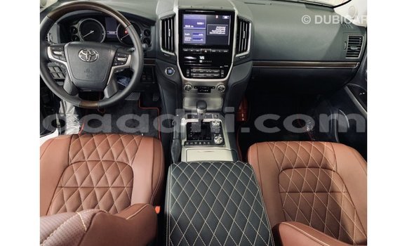 اشتري Imported Toyota Land Cruiser أسود سيارة في Import - Dubai في الصومال اشتري Imported Toyota Land Cruiser أسود سيارة في Import - Dubai في الصومال