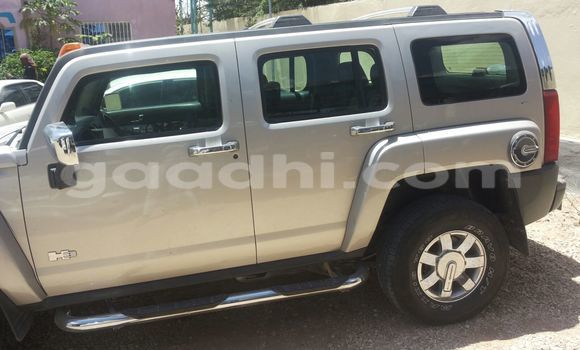 ይግዙ ያገለገለ Hummer H3 ብር መኪና በ ሞቃዲሾ በ ሶማሊያ ይግዙ ያገለገለ Hummer H3 ብር መኪና በ ሞቃዲሾ በ ሶማሊያ