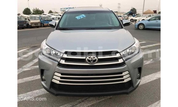 اشتري Imported Toyota Highlander آخر سيارة في Import - Dubai في الصومال اشتري Imported Toyota Highlander آخر سيارة في Import - Dubai في الصومال