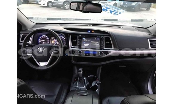 اشتري Imported Toyota Highlander آخر سيارة في Import - Dubai في الصومال اشتري Imported Toyota Highlander آخر سيارة في Import - Dubai في الصومال