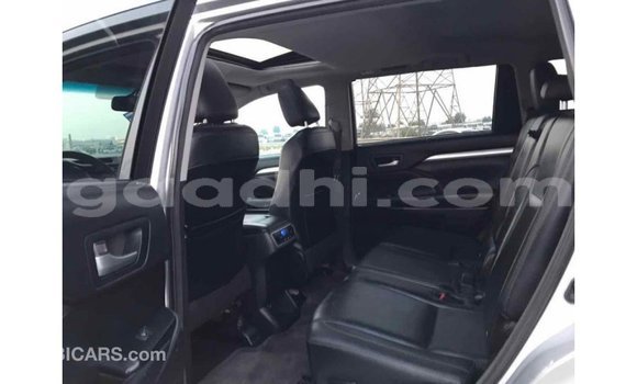 اشتري Imported Toyota Highlander آخر سيارة في Import - Dubai في الصومال اشتري Imported Toyota Highlander آخر سيارة في Import - Dubai في الصومال