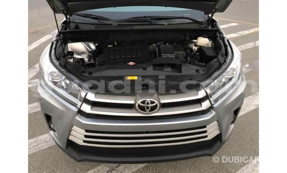 اشتري Imported Toyota Highlander آخر سيارة في Import - Dubai في الصومال اشتري Imported Toyota Highlander آخر سيارة في Import - Dubai في الصومال
