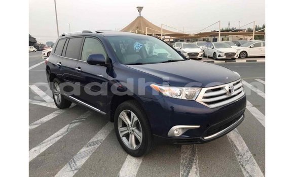 اشتري Imported Toyota Highlander أزرق سيارة في Import - Dubai في الصومال اشتري Imported Toyota Highlander أزرق سيارة في Import - Dubai في الصومال