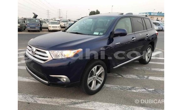 اشتري Imported Toyota Highlander أزرق سيارة في Import - Dubai في الصومال اشتري Imported Toyota Highlander أزرق سيارة في Import - Dubai في الصومال