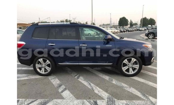 اشتري Imported Toyota Highlander أزرق سيارة في Import - Dubai في الصومال اشتري Imported Toyota Highlander أزرق سيارة في Import - Dubai في الصومال