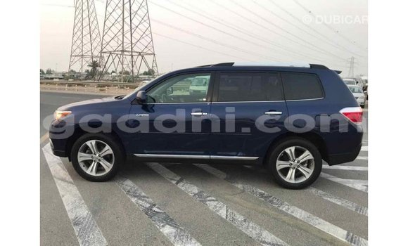 اشتري Imported Toyota Highlander أزرق سيارة في Import - Dubai في الصومال اشتري Imported Toyota Highlander أزرق سيارة في Import - Dubai في الصومال