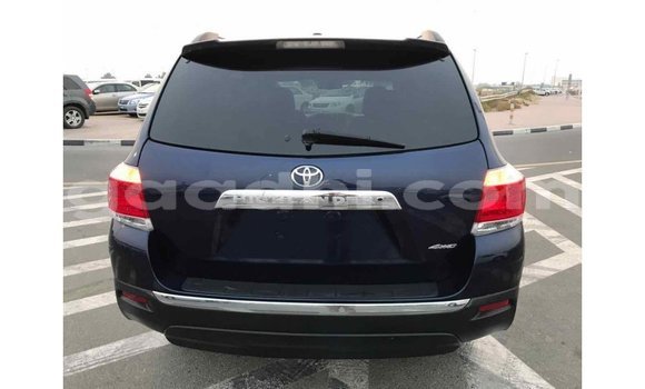 اشتري Imported Toyota Highlander أزرق سيارة في Import - Dubai في الصومال اشتري Imported Toyota Highlander أزرق سيارة في Import - Dubai في الصومال