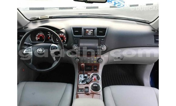 اشتري Imported Toyota Highlander أزرق سيارة في Import - Dubai في الصومال اشتري Imported Toyota Highlander أزرق سيارة في Import - Dubai في الصومال