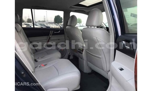 اشتري Imported Toyota Highlander أزرق سيارة في Import - Dubai في الصومال اشتري Imported Toyota Highlander أزرق سيارة في Import - Dubai في الصومال