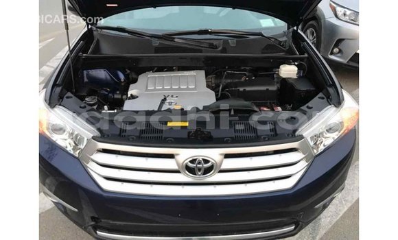 اشتري Imported Toyota Highlander أزرق سيارة في Import - Dubai في الصومال اشتري Imported Toyota Highlander أزرق سيارة في Import - Dubai في الصومال