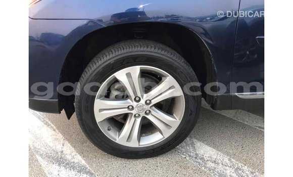 اشتري Imported Toyota Highlander أزرق سيارة في Import - Dubai في الصومال اشتري Imported Toyota Highlander أزرق سيارة في Import - Dubai في الصومال