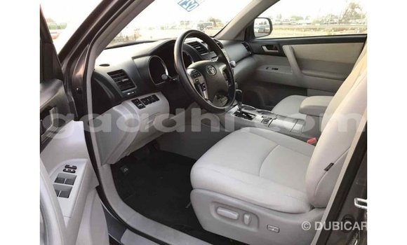 Buy Import Toyota Highlander Other Car in Import - Dubai in Somalia Buy Import Toyota Highlander Other Car in Import - Dubai in Somalia