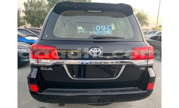 Imported Toyota Land Cruiser Black Makiinaa iti Import - Dubai keessatti Somalia keessatti Imported Toyota Land Cruiser Black Makiinaa iti Import - Dubai keessatti Somalia keessatti