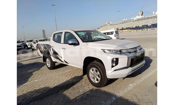 اشتري Imported Mitsubishi L200 أبيض سيارة في Import - Dubai في الصومال اشتري Imported Mitsubishi L200 أبيض سيارة في Import - Dubai في الصومال