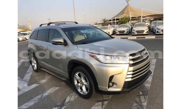 Buy Import Toyota Highlander Beige Car in Import - Dubai in Somalia Buy Import Toyota Highlander Beige Car in Import - Dubai in Somalia
