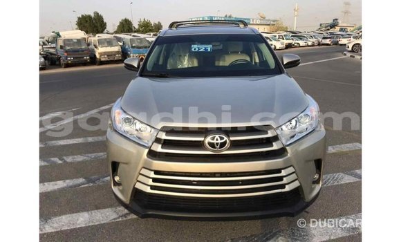 Buy Import Toyota Highlander Beige Car in Import - Dubai in Somalia Buy Import Toyota Highlander Beige Car in Import - Dubai in Somalia