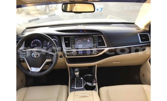 Buy Import Toyota Highlander Beige Car in Import - Dubai in Somalia Buy Import Toyota Highlander Beige Car in Import - Dubai in Somalia
