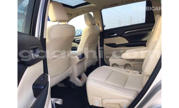 Buy Import Toyota Highlander Beige Car in Import - Dubai in Somalia Buy Import Toyota Highlander Beige Car in Import - Dubai in Somalia