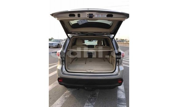 Buy Import Toyota Highlander Beige Car in Import - Dubai in Somalia Buy Import Toyota Highlander Beige Car in Import - Dubai in Somalia