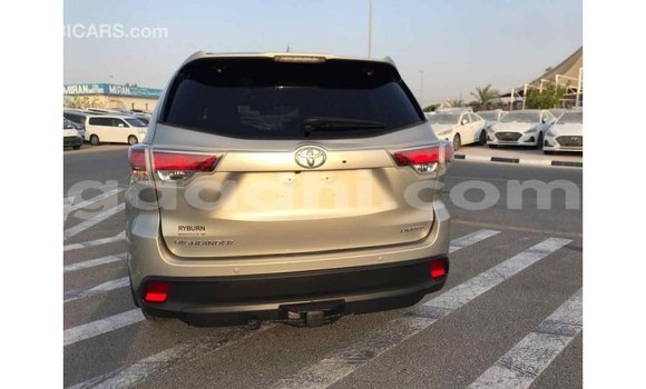 Buy Import Toyota Highlander Beige Car in Import - Dubai in Somalia Buy Import Toyota Highlander Beige Car in Import - Dubai in Somalia