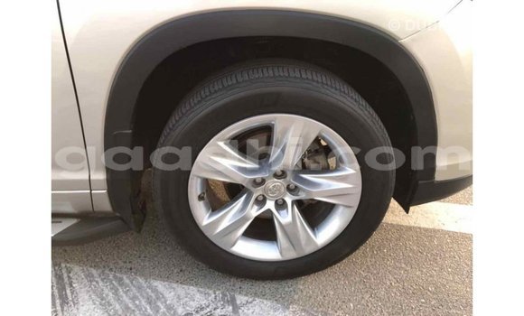 Buy Import Toyota Highlander Beige Car in Import - Dubai in Somalia Buy Import Toyota Highlander Beige Car in Import - Dubai in Somalia