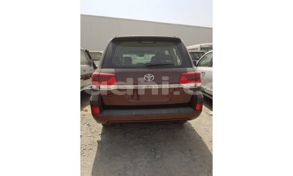 اشتري Imported Toyota Land Cruiser بنى سيارة في Import - Dubai في الصومال اشتري Imported Toyota Land Cruiser بنى سيارة في Import - Dubai في الصومال