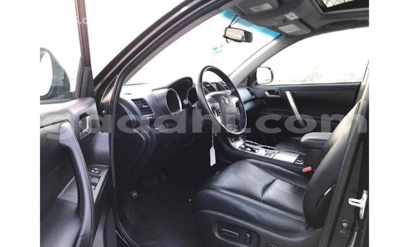 ይግዙ Imported Toyota Highlander ጥቁር መኪና በ Import - Dubai በ ሶማሊያ ይግዙ Imported Toyota Highlander ጥቁር መኪና በ Import - Dubai በ ሶማሊያ
