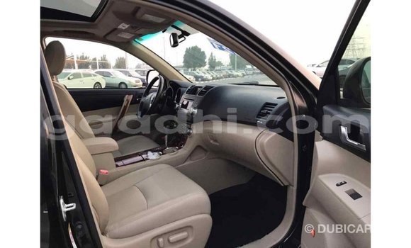 اشتري Imported Toyota Highlander أسود سيارة في Import - Dubai في الصومال اشتري Imported Toyota Highlander أسود سيارة في Import - Dubai في الصومال