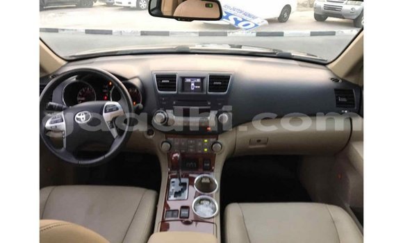 اشتري Imported Toyota Highlander أسود سيارة في Import - Dubai في الصومال اشتري Imported Toyota Highlander أسود سيارة في Import - Dubai في الصومال