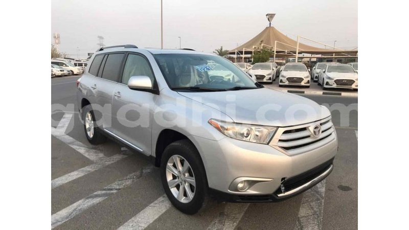 Big with watermark toyota highlander somalia import dubai 2772