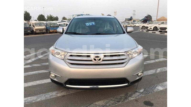 Big with watermark toyota highlander somalia import dubai 2772