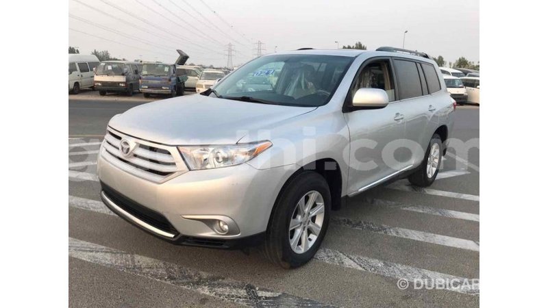 Big with watermark toyota highlander somalia import dubai 2772