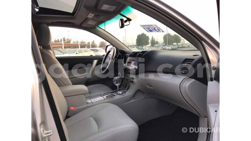 Big with watermark toyota highlander somalia import dubai 2772