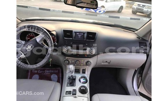 Buy Import Toyota Highlander Other Car in Import - Dubai in Somalia Buy Import Toyota Highlander Other Car in Import - Dubai in Somalia