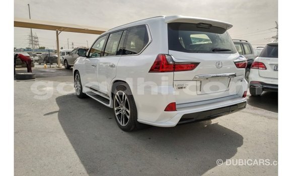 اشتري Imported Lexus LX أبيض سيارة في Import - Dubai في الصومال اشتري Imported Lexus LX أبيض سيارة في Import - Dubai في الصومال