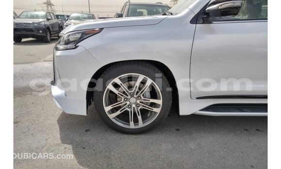 اشتري Imported Lexus LX أبيض سيارة في Import - Dubai في الصومال اشتري Imported Lexus LX أبيض سيارة في Import - Dubai في الصومال
