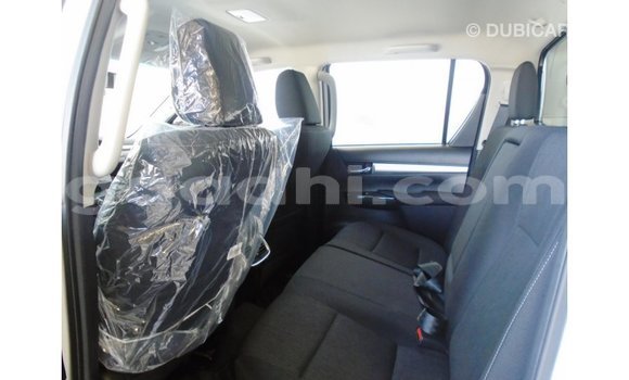 اشتري Imported Toyota Hilux أبيض سيارة في Import - Dubai في الصومال اشتري Imported Toyota Hilux أبيض سيارة في Import - Dubai في الصومال