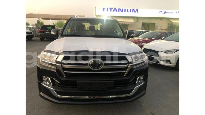 Big with watermark toyota land cruiser somalia import dubai 2779