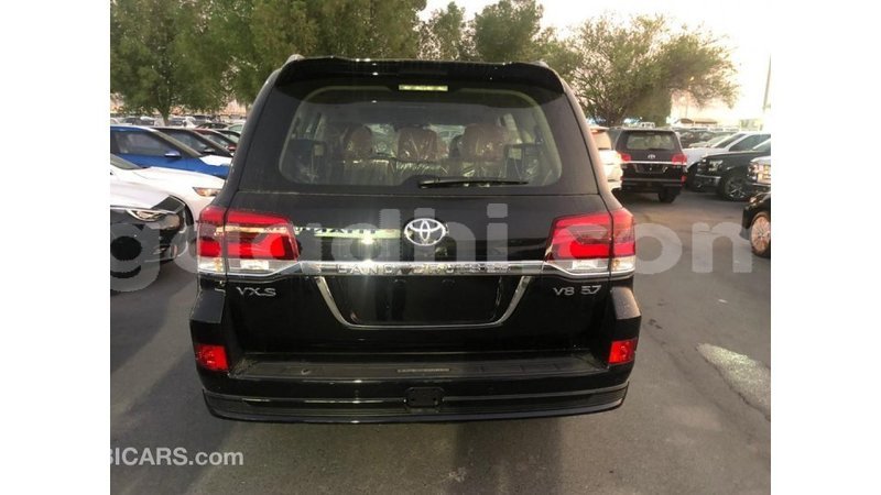 Big with watermark toyota land cruiser somalia import dubai 2779