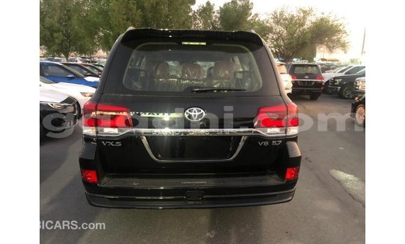 Imported Toyota Land Cruiser Black Makiinaa iti Import - Dubai keessatti Somalia keessatti Imported Toyota Land Cruiser Black Makiinaa iti Import - Dubai keessatti Somalia keessatti