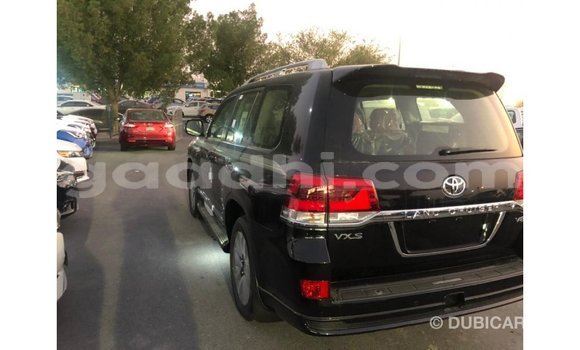 Imported Toyota Land Cruiser Black Makiinaa iti Import - Dubai keessatti Somalia keessatti Imported Toyota Land Cruiser Black Makiinaa iti Import - Dubai keessatti Somalia keessatti