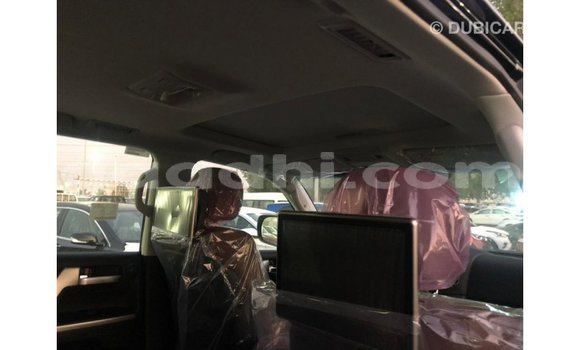 Imported Toyota Land Cruiser Black Makiinaa iti Import - Dubai keessatti Somalia keessatti Imported Toyota Land Cruiser Black Makiinaa iti Import - Dubai keessatti Somalia keessatti