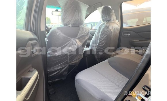 Imported Mitsubishi L200 Black Makiinaa iti Import - Dubai keessatti Somalia keessatti Imported Mitsubishi L200 Black Makiinaa iti Import - Dubai keessatti Somalia keessatti