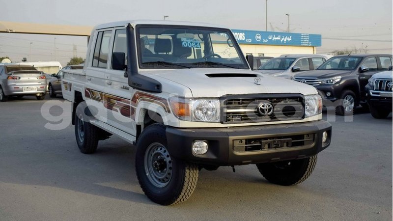 Big with watermark toyota land cruiser somalia import dubai 2782