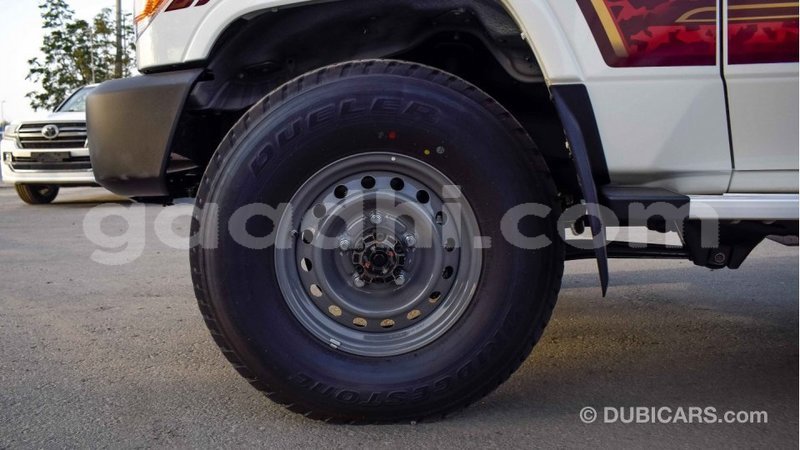 Big with watermark toyota land cruiser somalia import dubai 2782