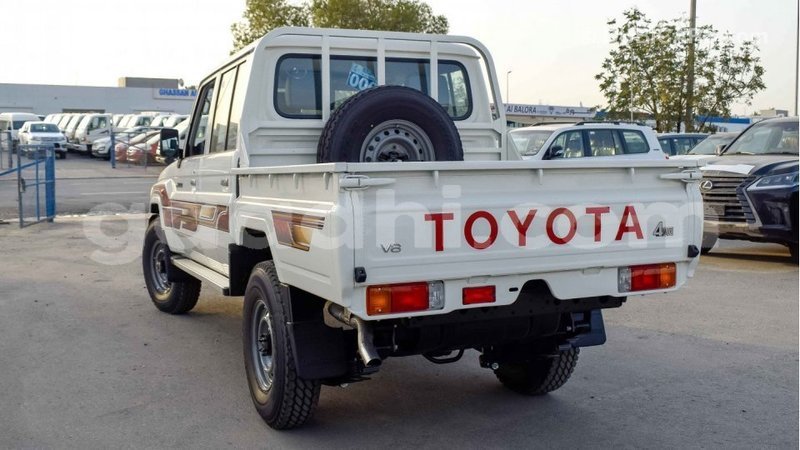 Big with watermark toyota land cruiser somalia import dubai 2782