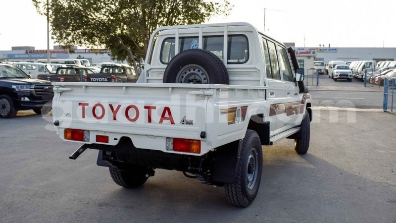 Big with watermark toyota land cruiser somalia import dubai 2782